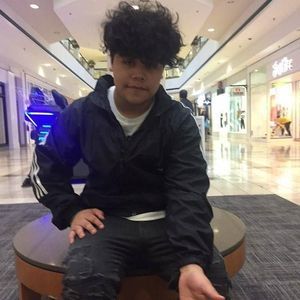 Meet your Posher, Manuel martínez